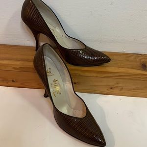Vintage 1960s Valley Shoes for Gayfer’s Co. Brown Lizard Embossed Leather 7AAAA
